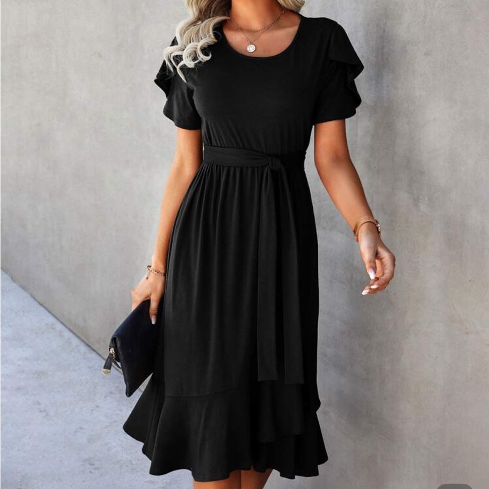 🐠2 for $16 Petal Sleeve Belted Black Dress